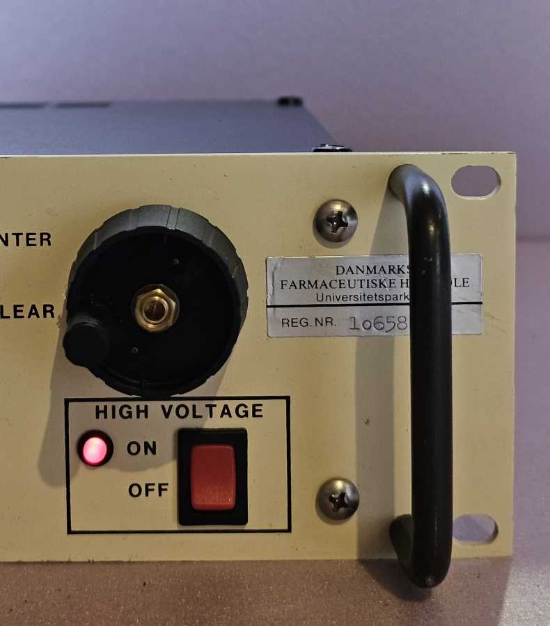 Bertan Associates Series 225 High Voltage Power Supply, photo 11 of 17