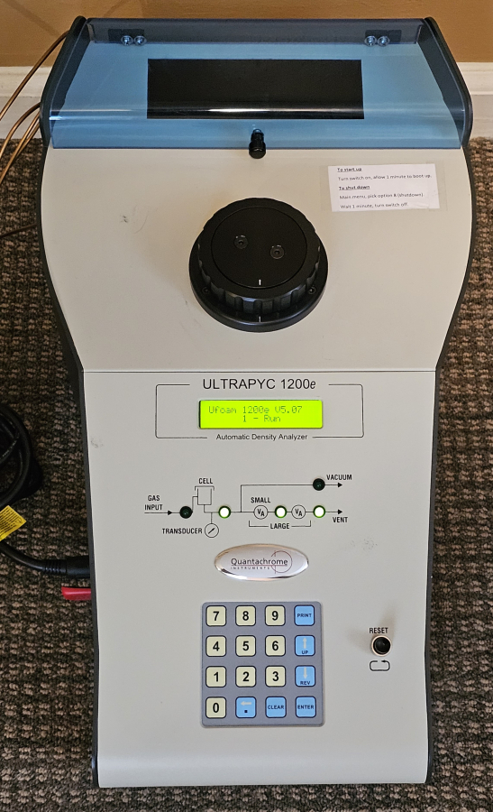 Quantachrome UltraPYC 1200e Ultrafoam Volume Density Analyzer; SN:1050006950, photo 2 of 21