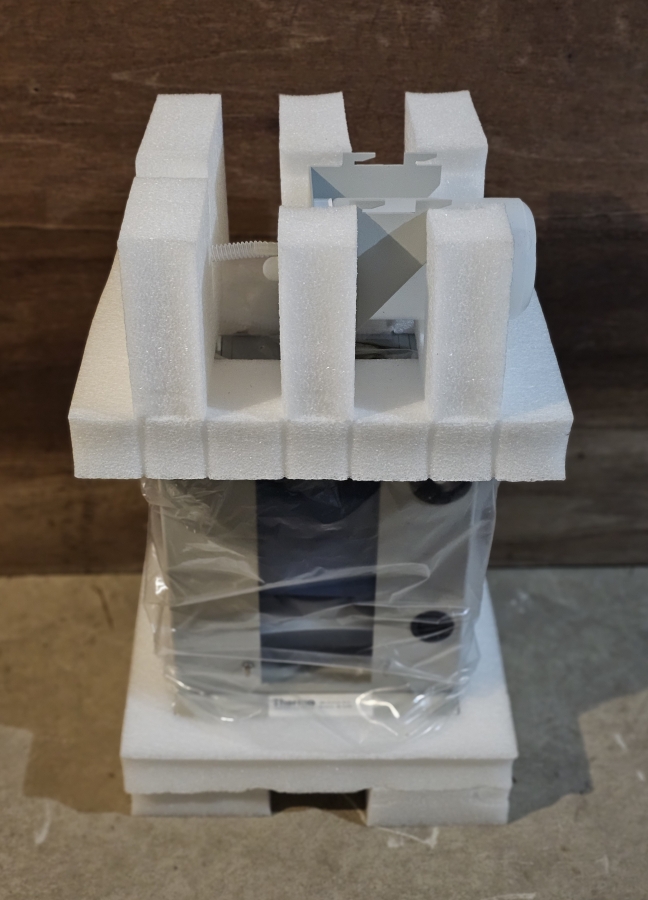 Thermo Electron OFP400 Vacuum Pump; NEW IN BOX, photo 2 of 23