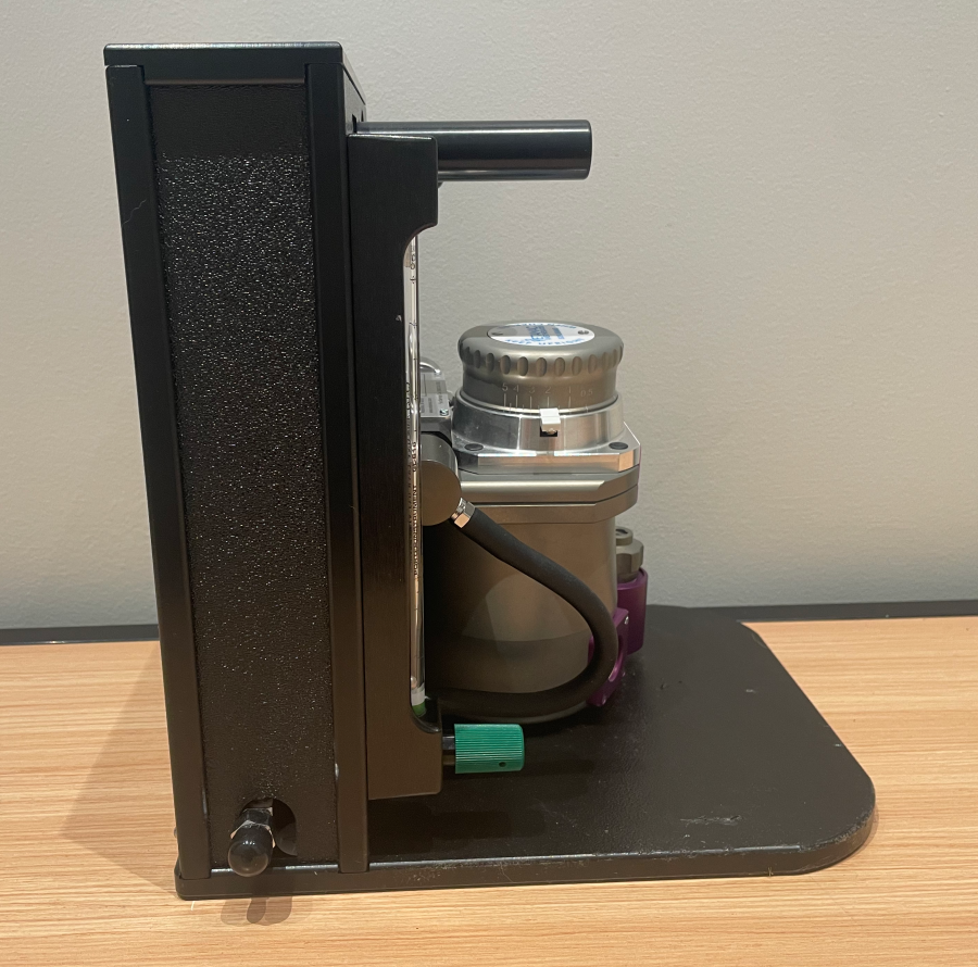 Vetamac Compact II Isoflourane Vaporizer Anesthetic Machine, photo 2 of 4