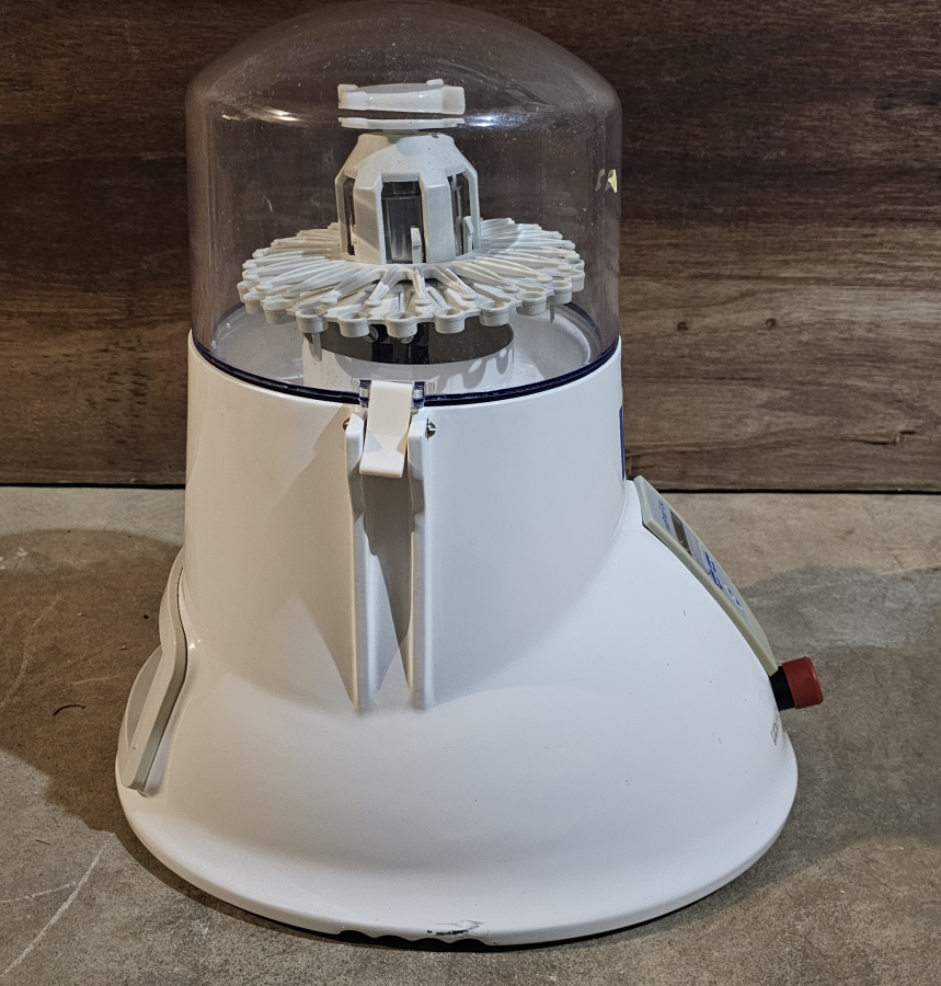 MP Biomedicals FastPrep-24 Classic Bead Beating Grinder and Lysis System FOR PARTS/REPAIR; SN:17023464, photo 14 of 17