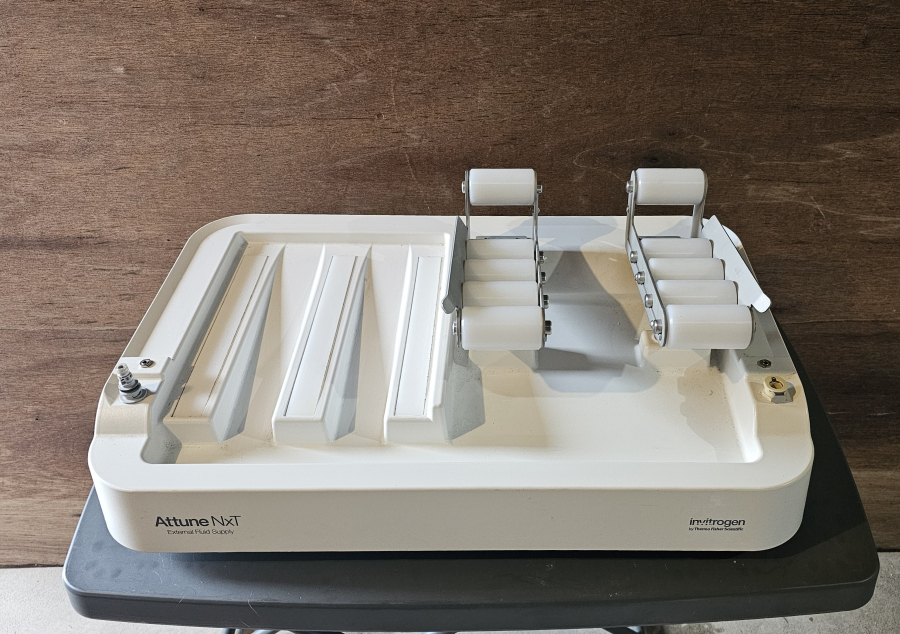 Invitrogen Attune NxT EFS1 External Fluid System; SN:DEFS101310318, photo 1 of 21