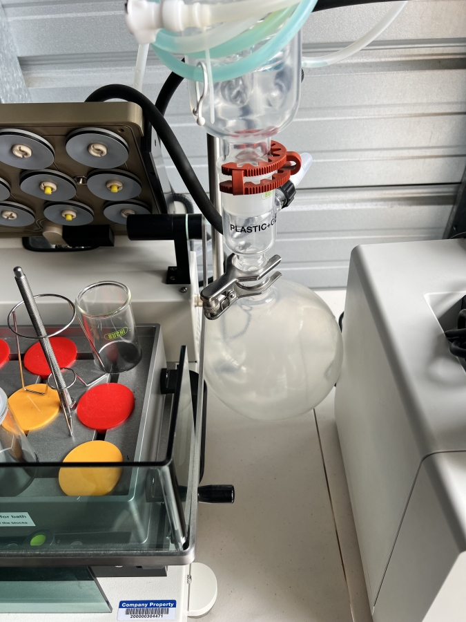 BUCHI SyncorePlus Polyvap Parallel Evaporator System, Glassware, V-300 Vacuum Pump, F-308 Recirculating Chiller, Accessories; SN:1100060089/85/90, photo 12 of 24