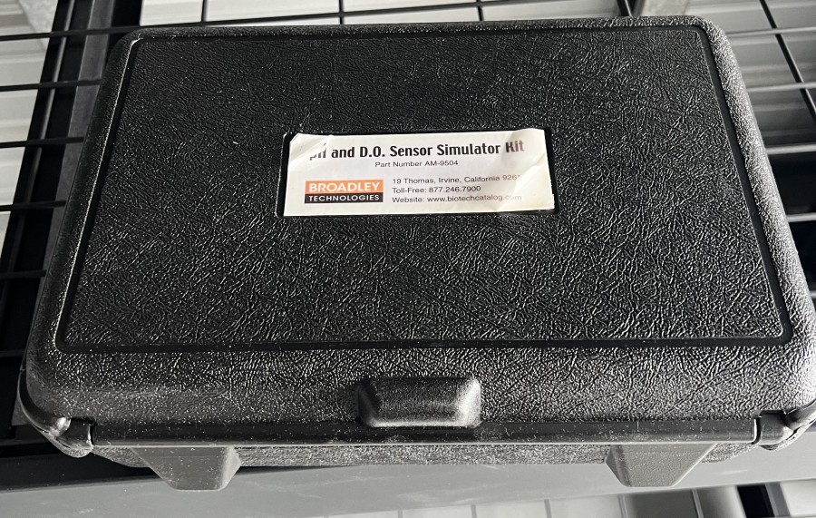 Broadley James AM-9504 pH & D.O. Sensor Simulator; SN:312081, photo 2 of 9