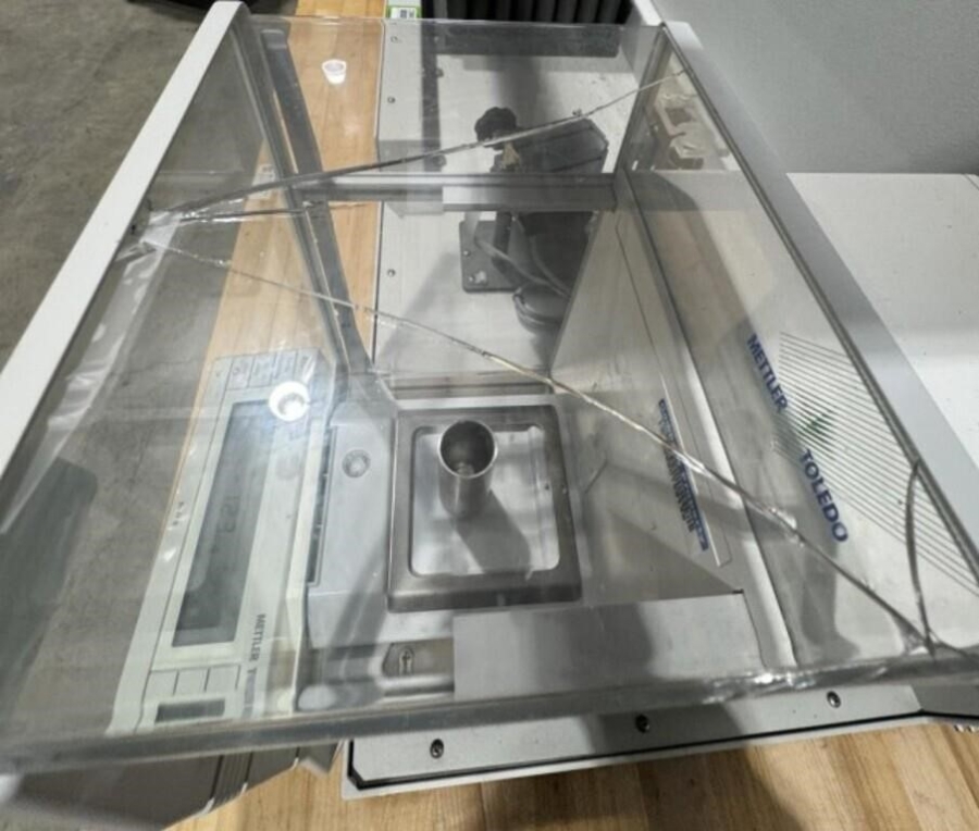 Mettler Toledo Bohdan Automation BA-201 Balance Automator Sample Weighing Station with AT201 Analytical Balance. [Glass shield to balance cracked]; SN:122766, photo 8 of 24