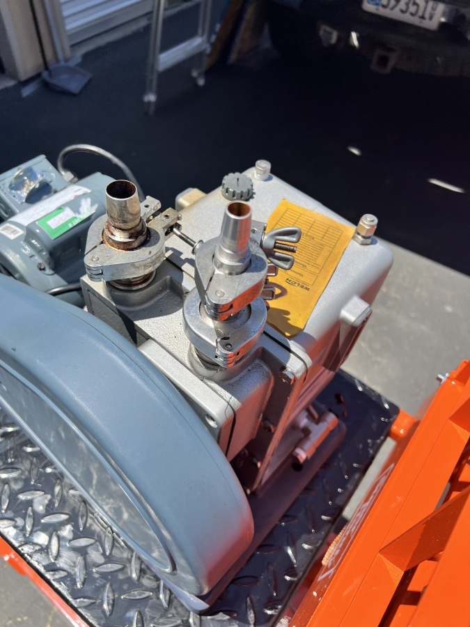 Welch 1402N Chemstar Duo-Seal Belt-Driven Vacuum Pump + C63JXGZP Motor pump 9, photo 2 of 7