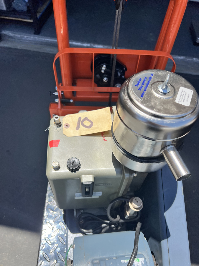 Welch 1402N Chemstar Duo-Seal Belt-Driven Vacuum Pump + C63CXGZP + Filter pump 10, photo 2 of 7