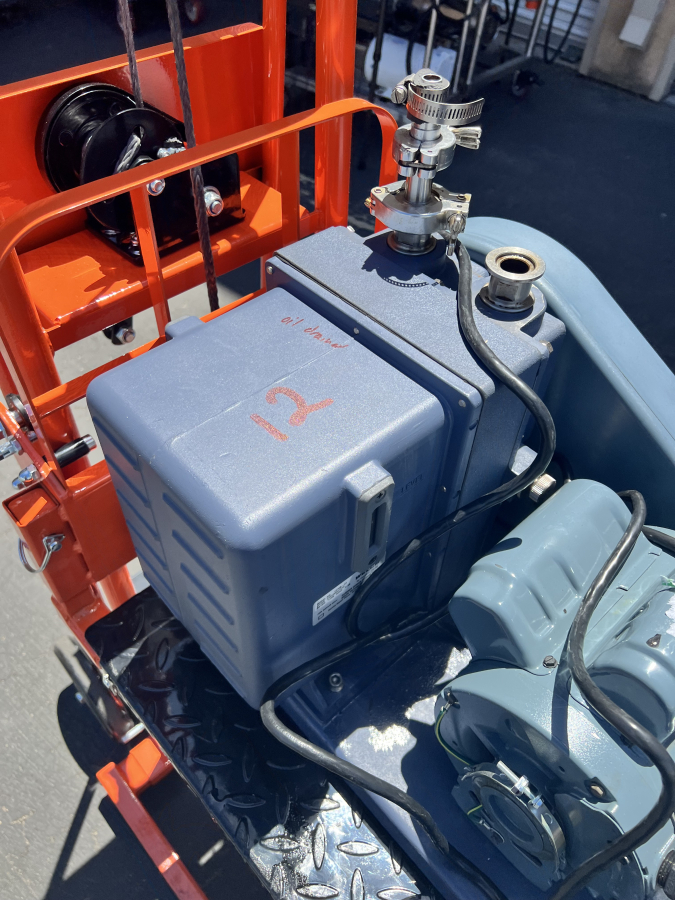Welch 1376 Duo-Seal Vacuum Pump, photo 1 of 4