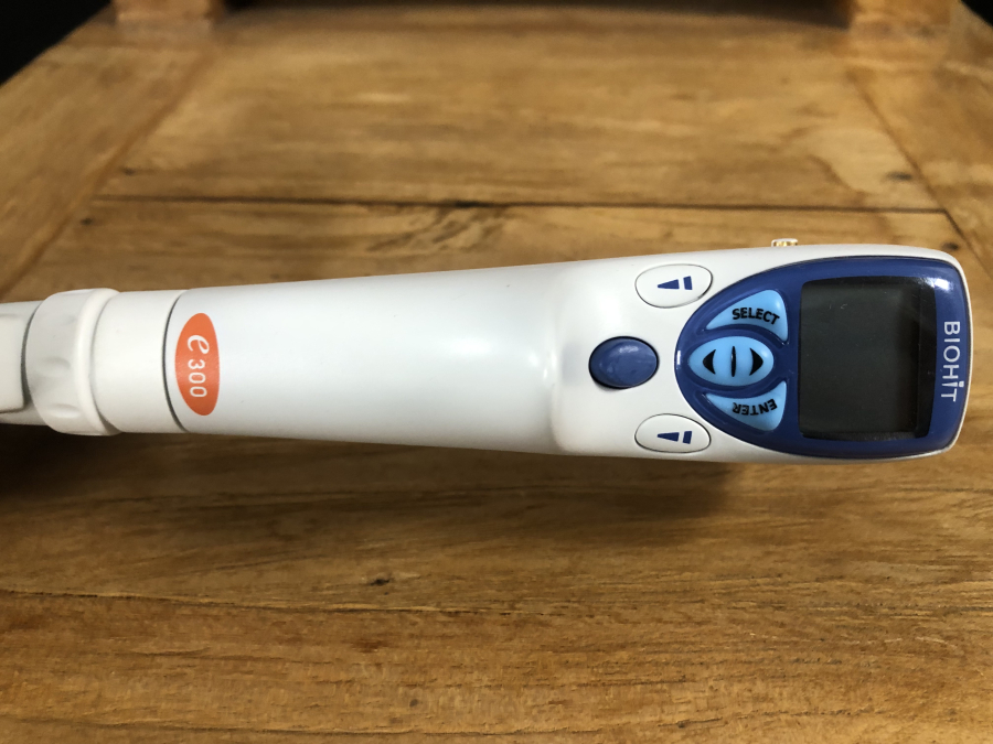 Biohit eLine e300 10-300 uL Electronic 12-Channel Multi-Channel Pipette, photo 5 of 5