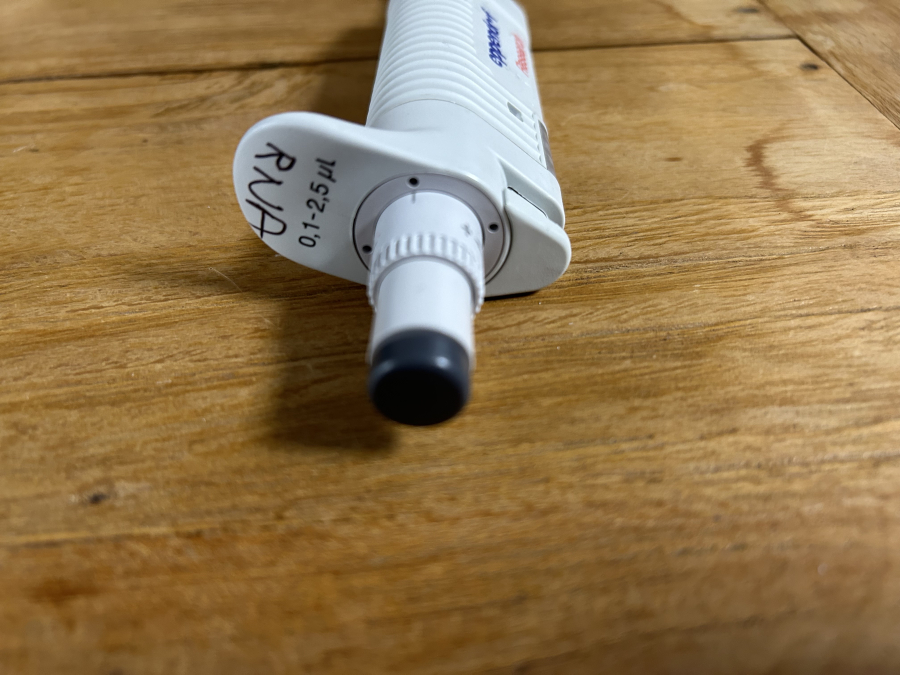 Eppendorf Research PhysioCare 0.1-2.5 uL Single-Channel Adjustable Pipette, photo 4 of 4