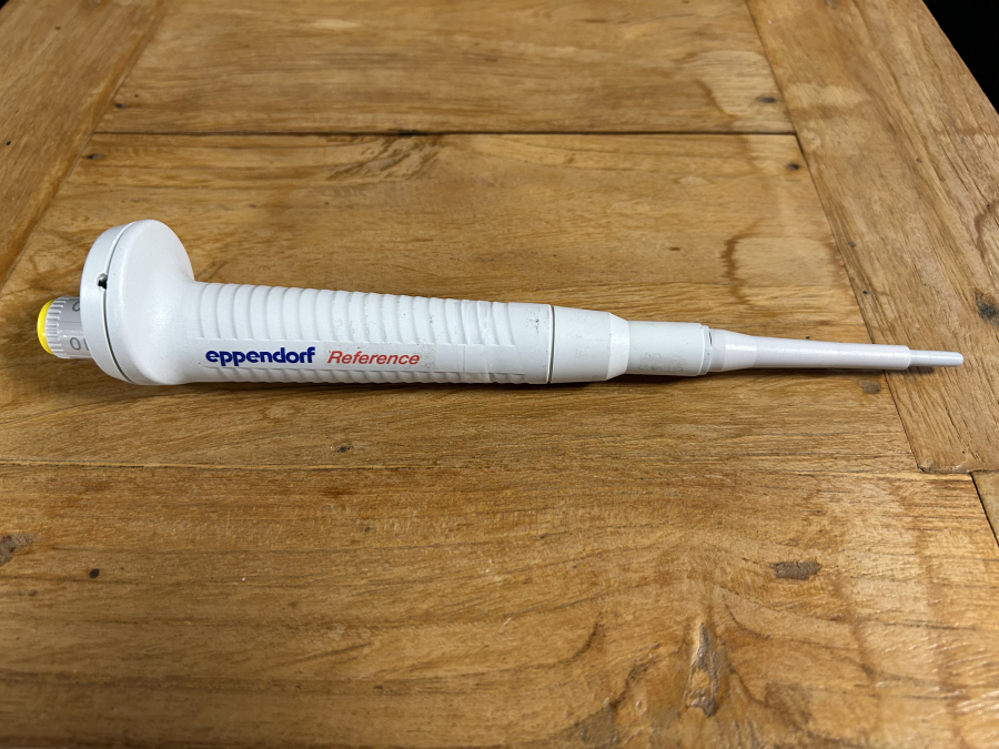 Eppendorf Reference Autoclavable 10 uL Single-Channel Manual Pipette, photo 2 of 4