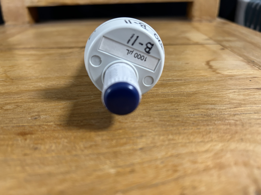 Eppendorf Reference Autoclavable 1000 uL Single-Channel Manual Pipette, photo 3 of 4