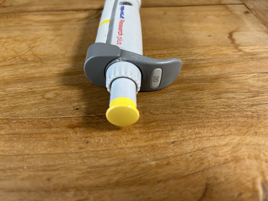 Eppendorf Research Plus 2-20 uL ADJ Single-Channel Pipette PhysioCare, photo 4 of 5