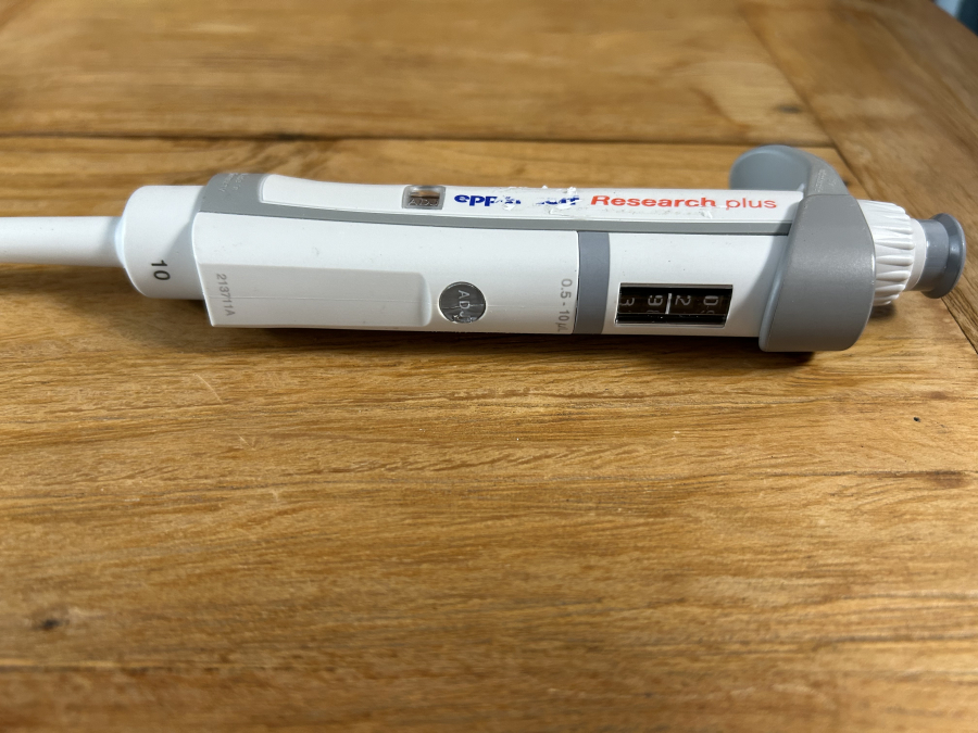 Eppendorf Research Plus 0.5-10 uL ADJ Single-Channel Pipette, photo 4 of 6