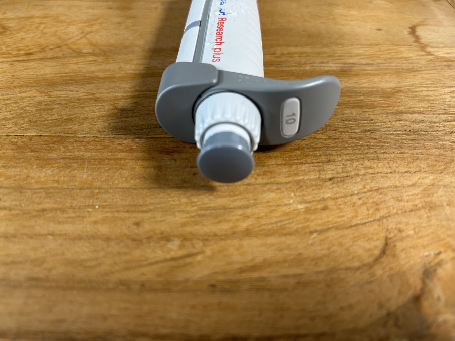 Eppendorf Research Plus 0.5-10 uL ADJ Single-Channel Pipette, photo 6 of 6