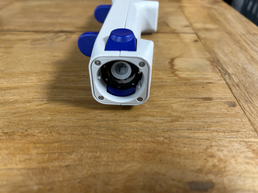 Eppendorf Repeater Plus Multi-Dispenser Pipette Repeating Syringe, photo 5 of 6