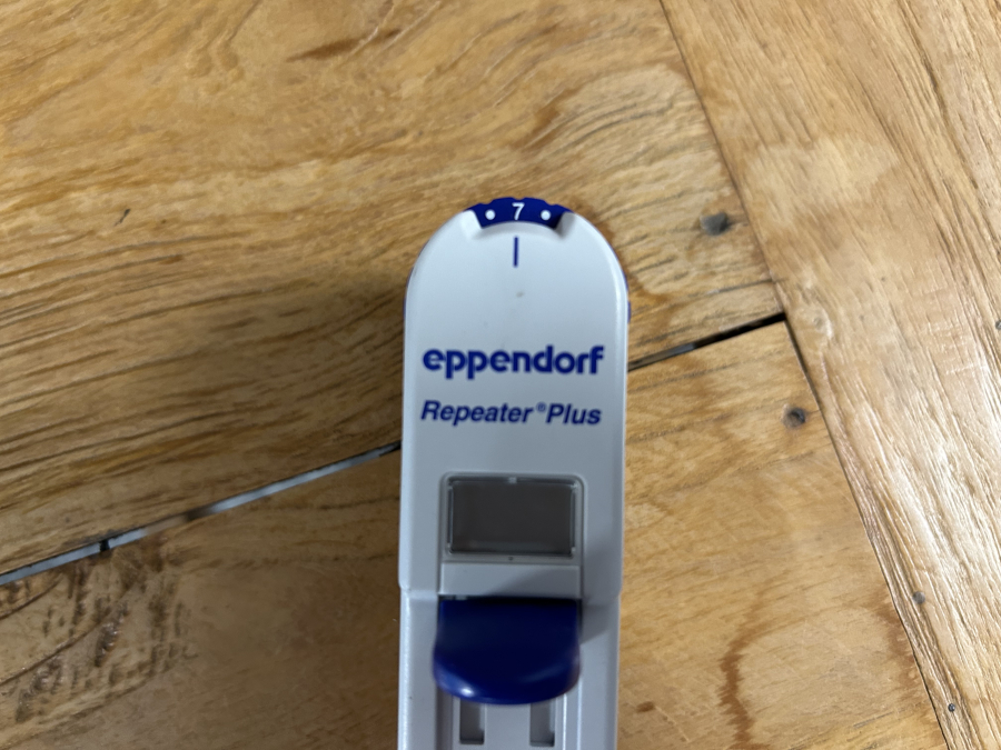 Eppendorf Repeater Plus Multi-Dispenser Pipette Repeating Syringe, photo 6 of 6