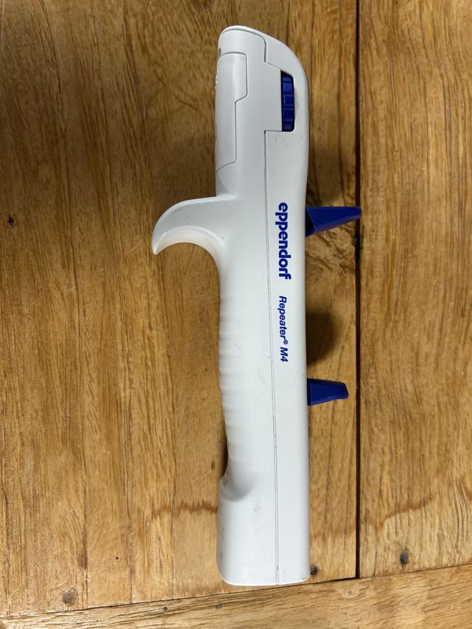 Eppendorf Repeater M4 1uL-10mL Electronic Digital Multi-Dispenser Pipette, photo 1 of 5