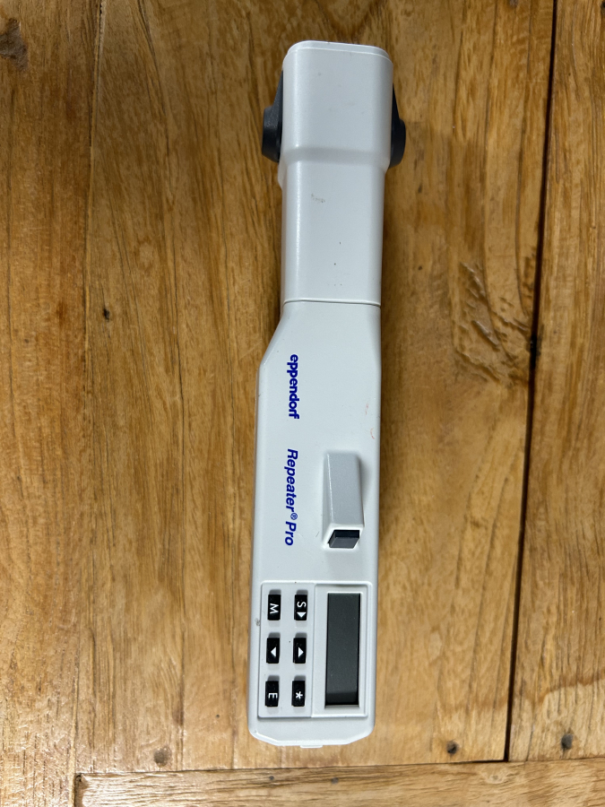 Eppendorf Repeater Pro Electronic Digital Multi-Dispenser Pipette, photo 1 of 6