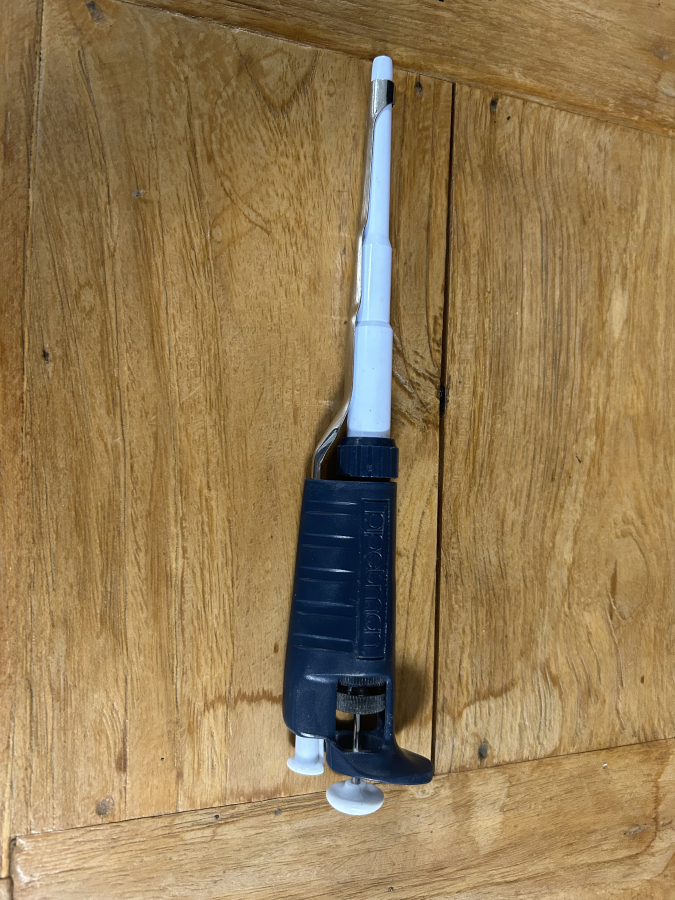 Gilson P1000 200-1000 uL Pipetman Single-Channel Adjustable Manual Pipette, photo 1 of 4