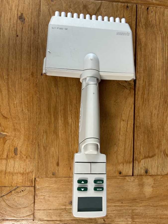 Rainin edp3 20-300 uL LTS 12-Channel Electronic Multi-Channel Pipette, photo 1 of 6