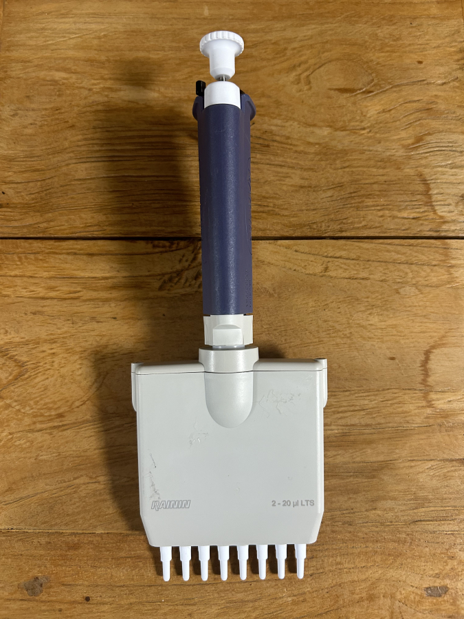 Rainin Pipet-Lite L20 2-20 uL LTS L-20 8-Channel Multi Pipette, photo 1 of 5