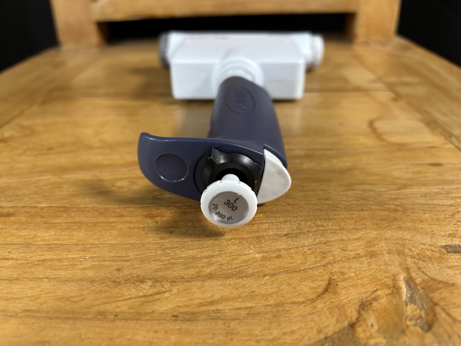 Rainin Pipet-Lite L300 20-300 uL LTS L-300 6-Channel Adjustable Spacer Pipette, photo 1 of 5