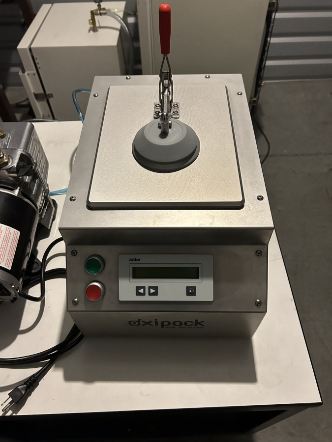 Oxipack 22-OX0310-001 Multi Leak Tester + JB DV-200n Vacuum Pump, photo 2 of 11