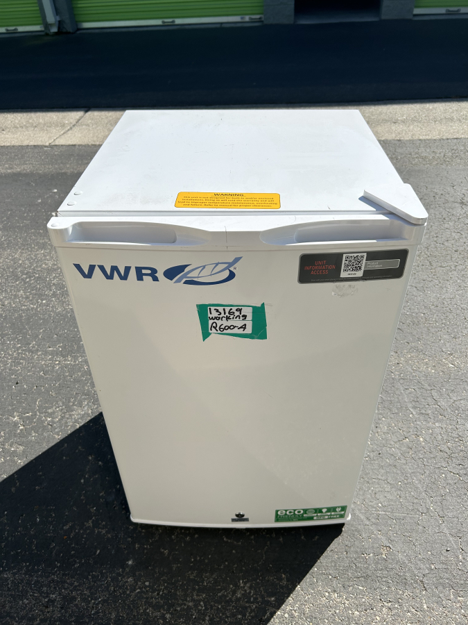 VWR HCUCFS-0404 0.74 oz R600a Undercounter Lab Refrigerator , photo 1 of 10