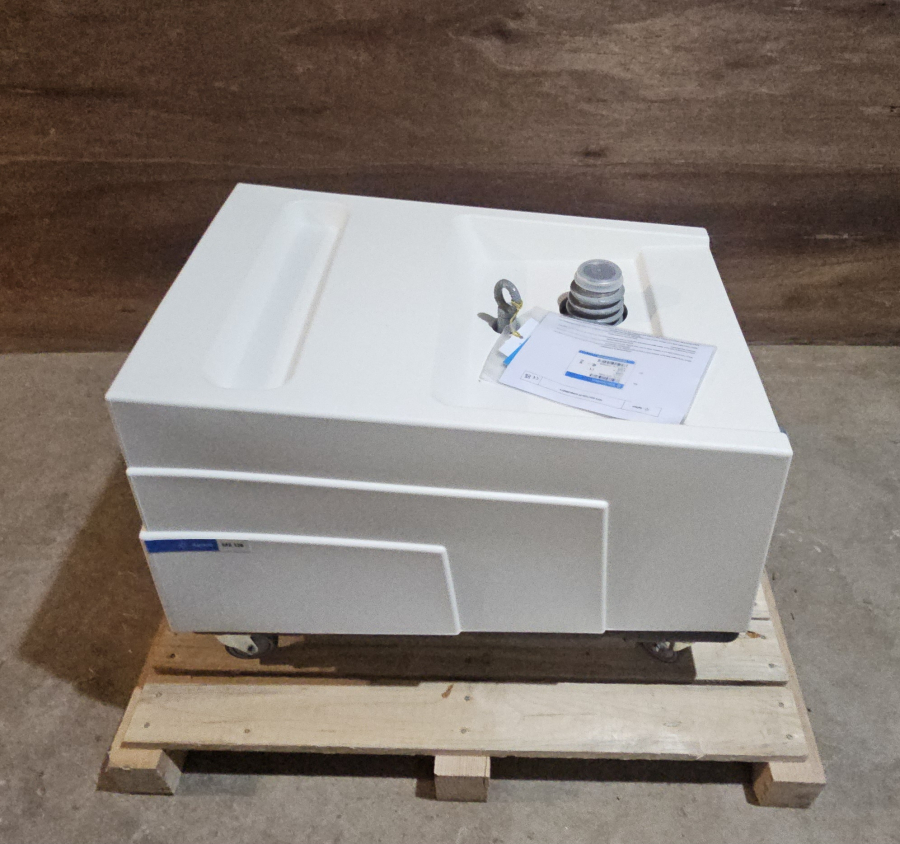 Agilent G2571-64000 MS120 Rotary Vane Pump w/ Noise Abatement System; SN:IT2422N046, photo 9 of 23