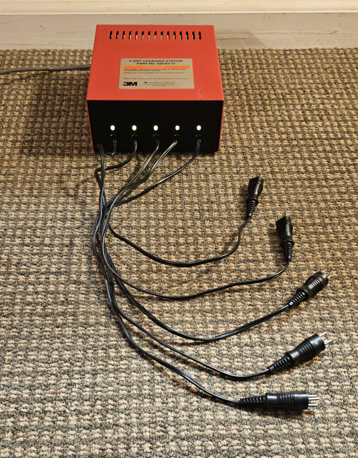 3M 5 Unit Charging Station, photo 1 of 15
