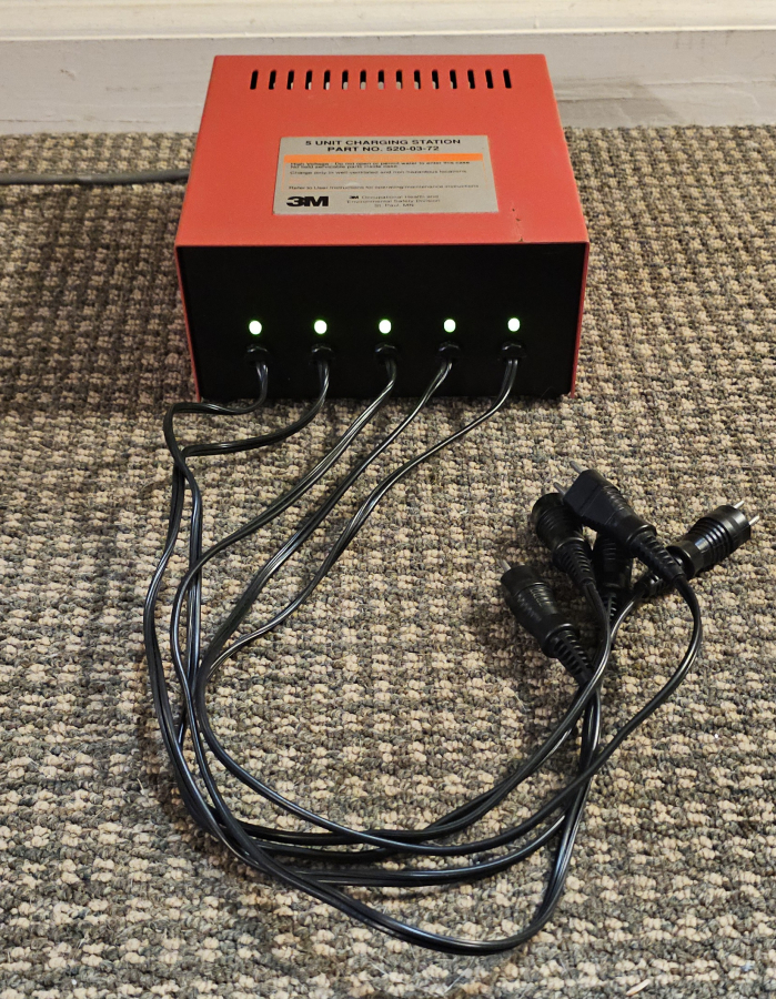3M 5 Unit Charging Station, photo 2 of 15