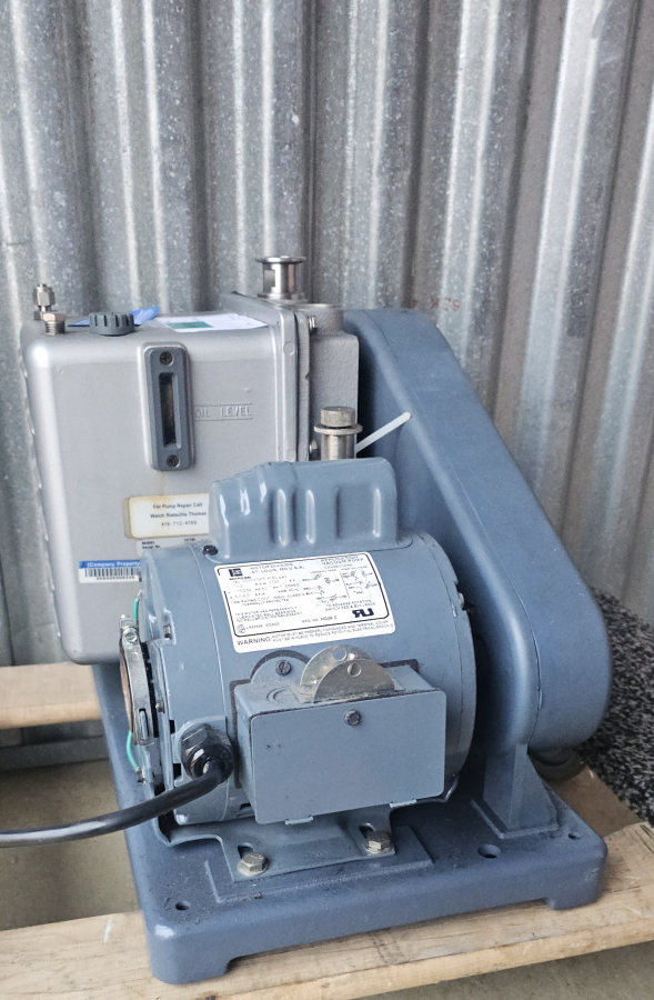 Welch 1402N Vacuum Pump; SN:EB07/1414, photo 3 of 13