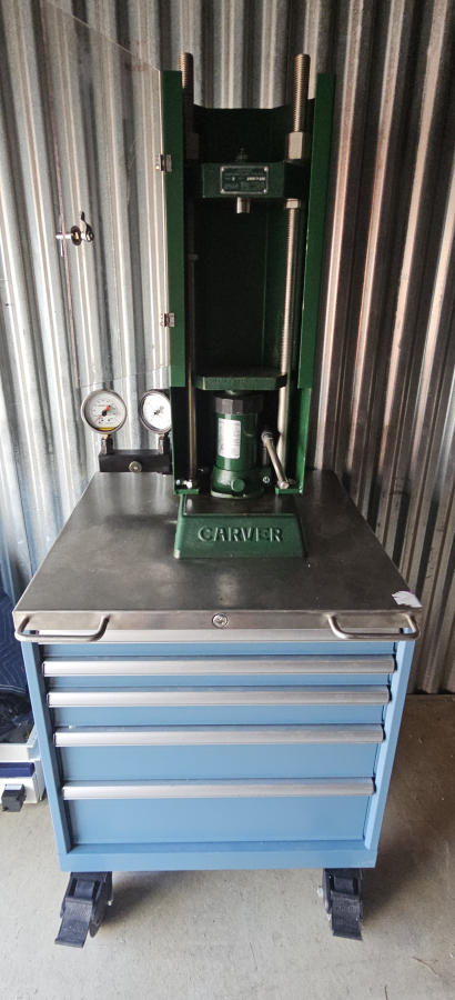 Carver Model C Laboratory Press Hydraulic Hand 12 Ton Bench Top + Tool Box ; SN:29000-385, photo 1 of 25