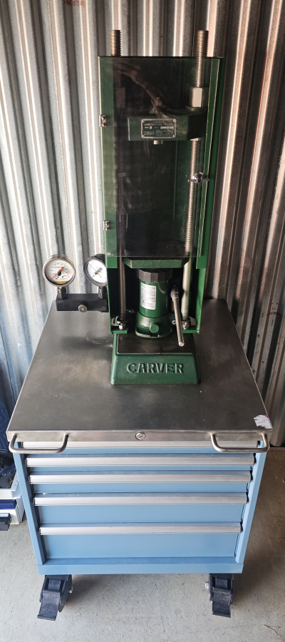 Carver Model C Laboratory Press Hydraulic Hand 12 Ton Bench Top + Tool Box ; SN:29000-385, photo 11 of 25