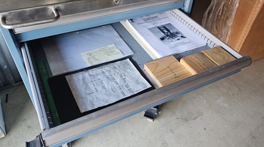Carver Model C Laboratory Press Hydraulic Hand 12 Ton Bench Top + Tool Box ; SN:29000-385, photo 16 of 25