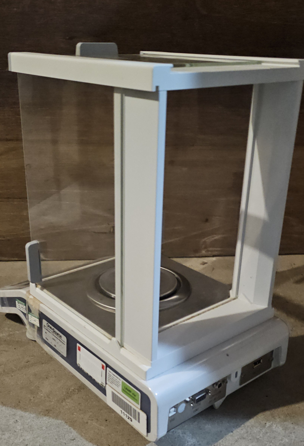 Mettler Toledo MS304TS /00 Analytical Balance 320 g d = 0.1 mg.; SN:B646324513, photo 6 of 13