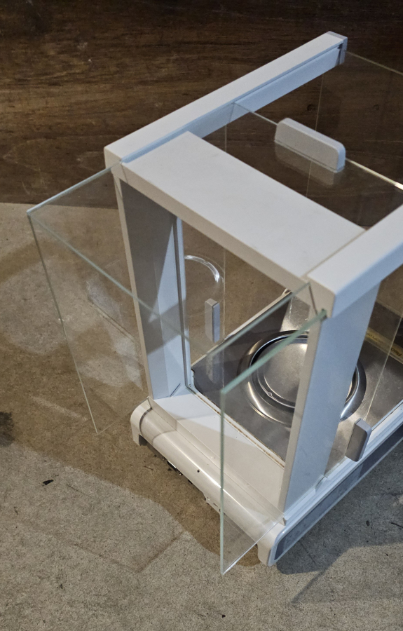 Mettler Toledo MS304TS /00 Analytical Balance 320 g d = 0.1 mg.; SN:B646324513, photo 10 of 13