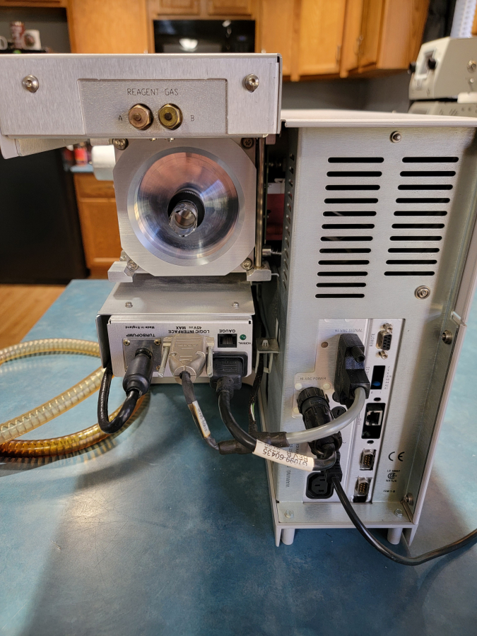 Hewlett Packard 5973 Mass Selective Detector G1099A w/ G1946-80001 Pump ; SN:US82321849, photo 4 of 11