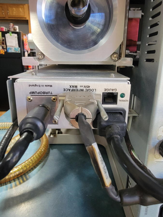 Hewlett Packard 5973 Mass Selective Detector G1099A w/ G1946-80001 Pump ; SN:US82321849, photo 5 of 11