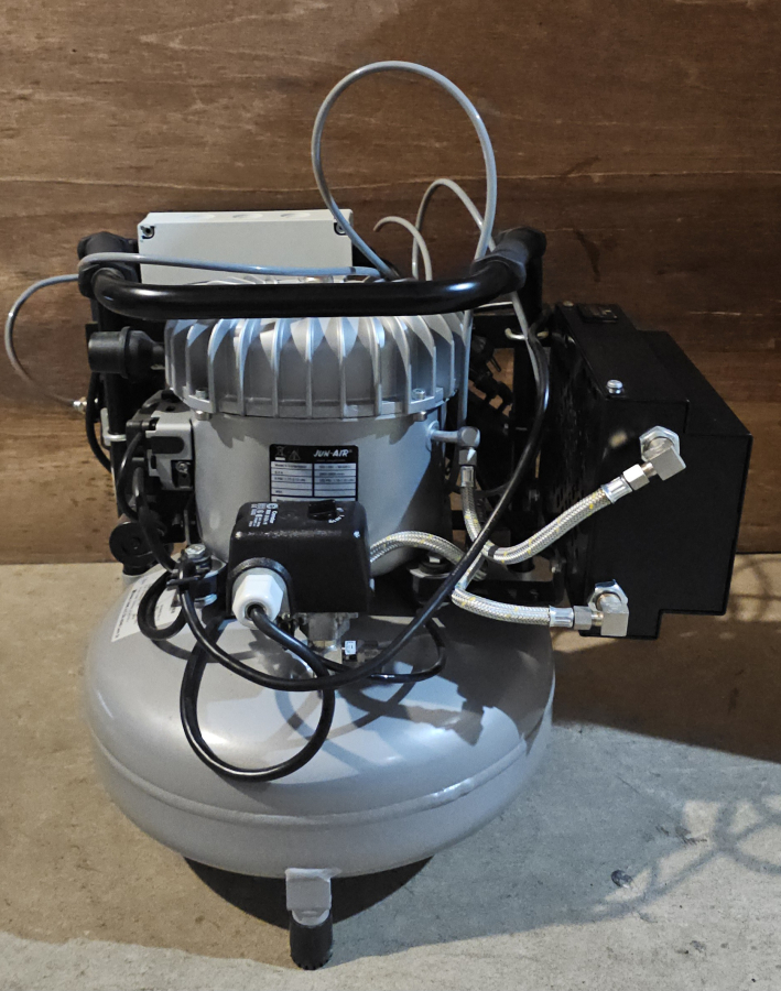 Jun-Air 6 Silent Compressor Oil Lubricated Clean Air 120 PSI Compact Unit , photo 7 of 13