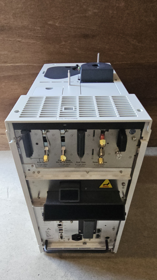 New Agilent 9000 Intuvo G3950A Gas Chromatograph CN18140003 FID AUX GAS, photo 39 of 87