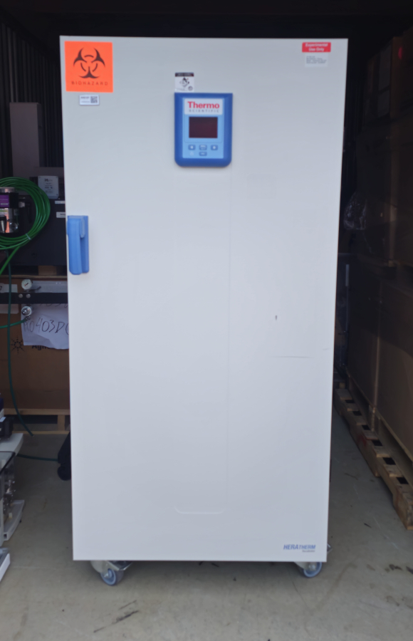Thermo Scientific Heratherm IGS400 Microbiological Incubator; SN:42526836, photo 21 of 24