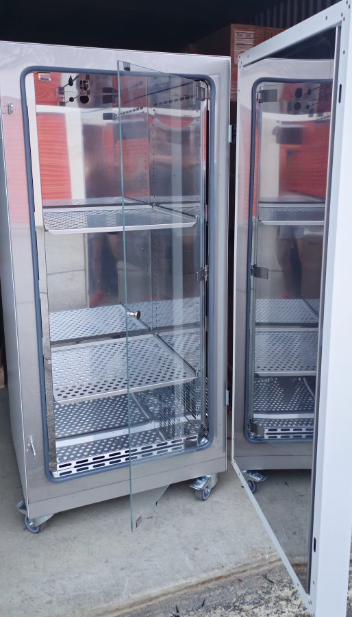 Thermo Scientific Heratherm IGS400 Microbiological Incubator; SN:42526836, photo 24 of 24