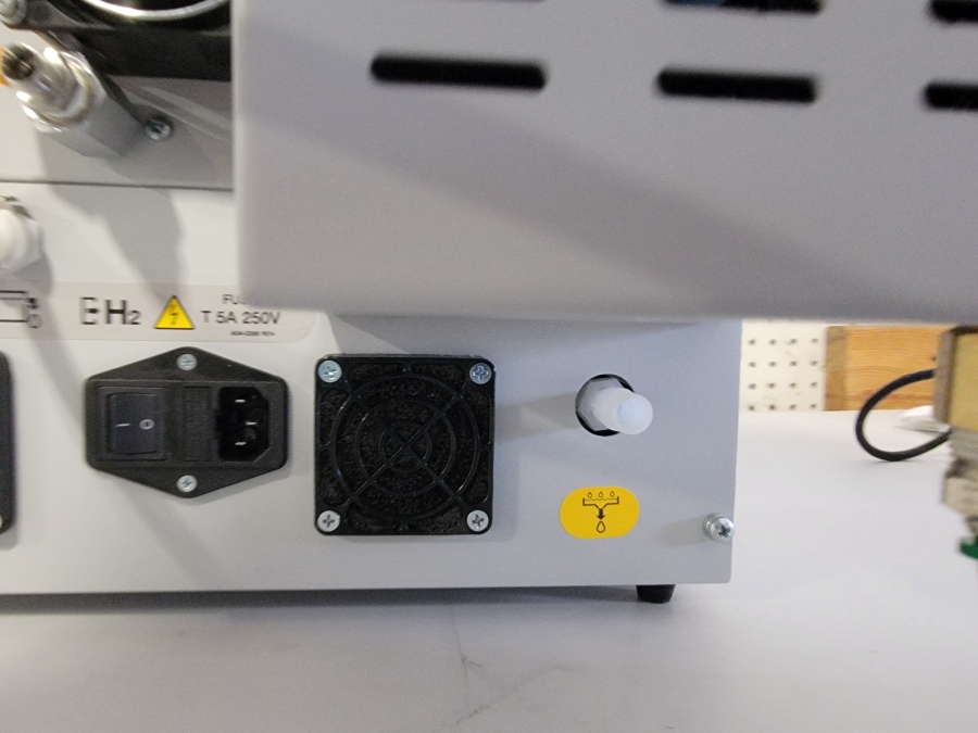 Parker H2PEMPD-510-100 Hydrogen Generator; SN:18PLD5073, photo 12 of 13