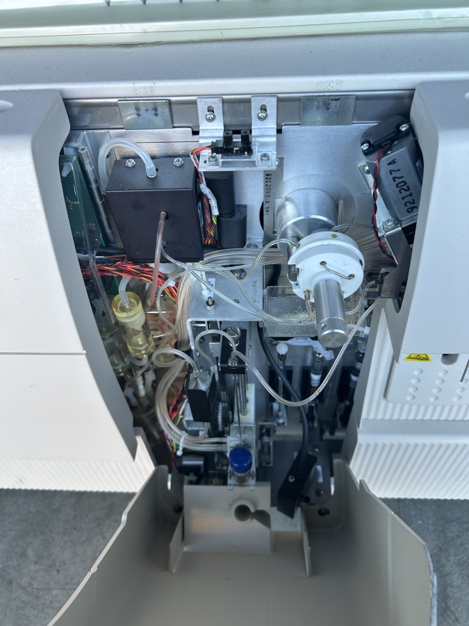 Abbott Laboratories 2005 Cell-Dyn 3200 Analyzer + Monitor + More; SN:30431AH, photo 10 of 13