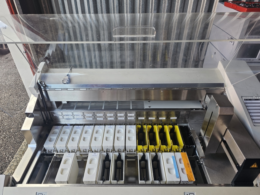 LEICA AUTOSTAINER XL Automated slide stainer ST5010 ; SN:3889/07-2014, photo 2 of 38