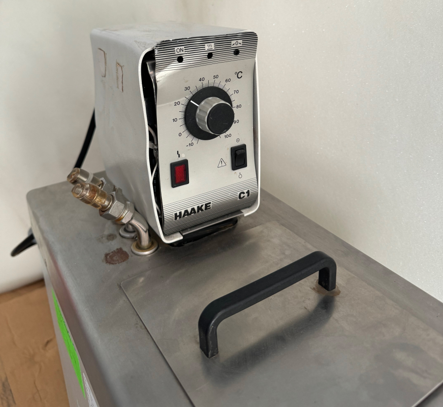 Thermo Haake GH Refrigerated Circulating Water Bath Chiller w C1 controller; SN:904245, photo 1 of 5
