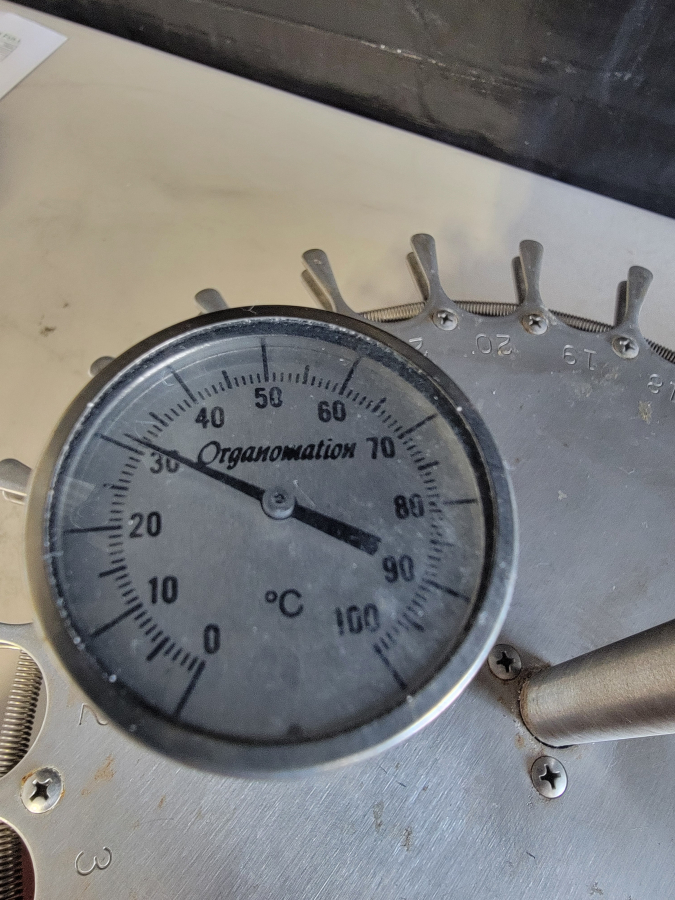 Organomation 8125 N-EVAP Nitrogen Evaporator Sample Concentrator w/Stand; SN:15121, photo 6 of 12