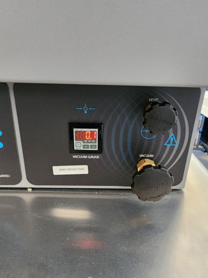 Complete Shel-Lab SVAC2 Vacuum Oven system w/ Welch 8912 Pump, Cold Trap, Hoses, Clamps & Nalgene insulated trap bucket; SN:05013918, photo 3 of 17